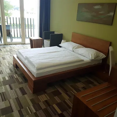 Hotel Lambergh Chateau &