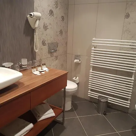 Hotel Lambergh Chateau &