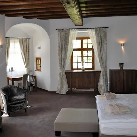 Lambergh Chateau & 4* Dvorska Vas