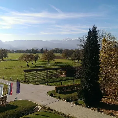 Hotel Lambergh Chateau &