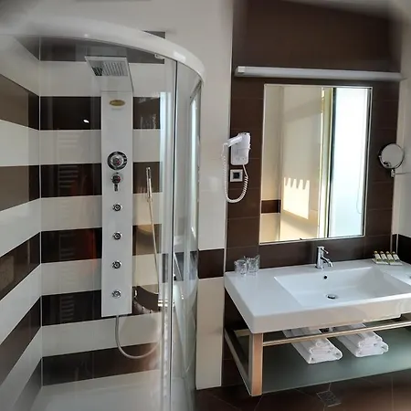 فندق Lambergh Chateau &