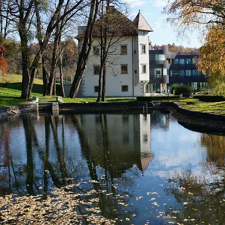 فندق Lambergh Chateau &