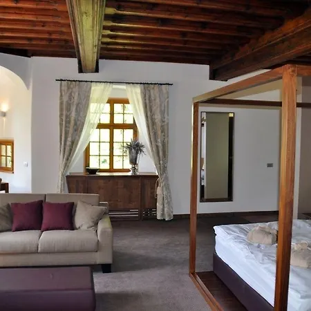 Lambergh Chateau & 4* Dvorska Vas