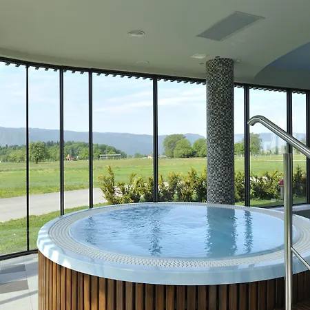 Lambergh Chateau & 4* Dvorska Vas