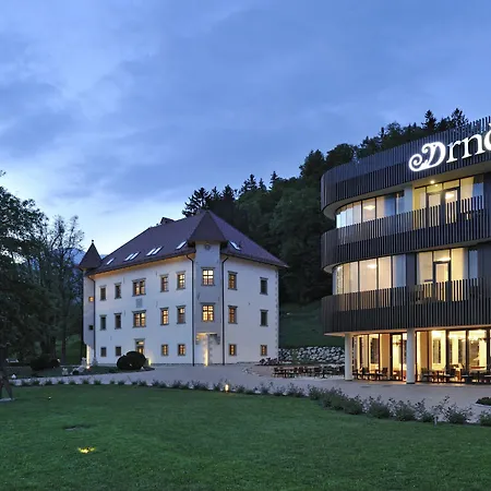 فندق Lambergh Chateau & 4*
