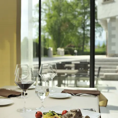 Lambergh Chateau & فندق Dvorska Vas