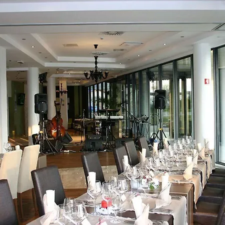 Lambergh Chateau & 4* Dvorska Vas