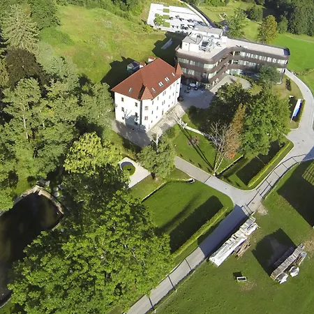 فندق Lambergh Chateau &