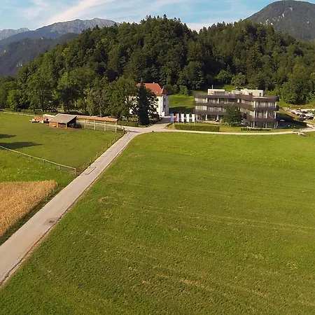 فندق Lambergh Chateau &