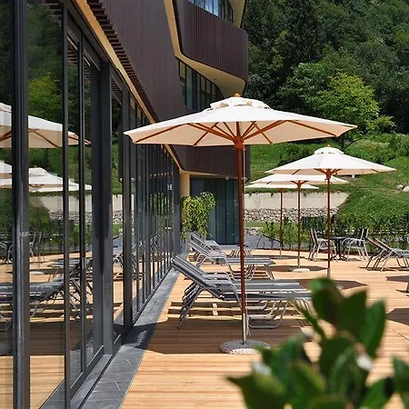 Lambergh Chateau & Hotel 4*