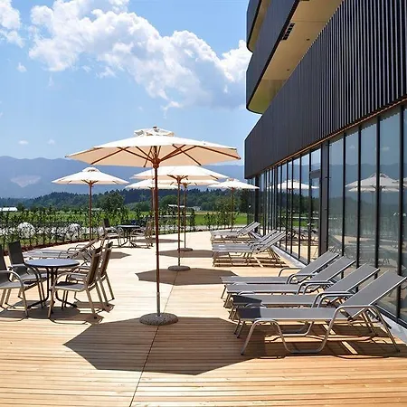 Lambergh Chateau & Hotel Dvorska Vas