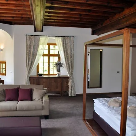 Lambergh Chateau & Dvorska Vas