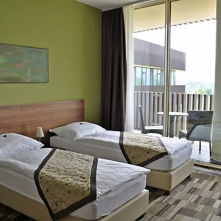 Lambergh Chateau & Hotel 4*