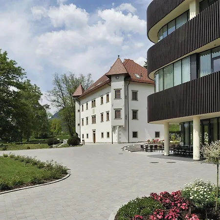 Lambergh Chateau &