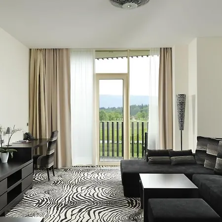 Lambergh Chateau & 4* Dvorska Vas